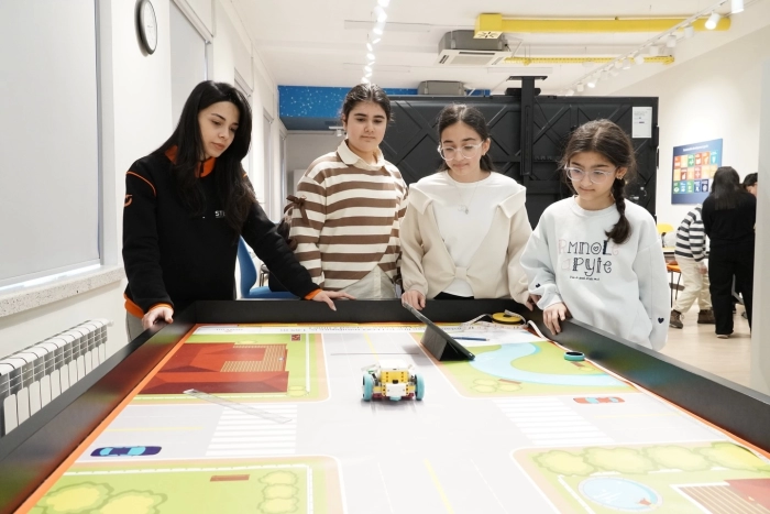  As part of STEAM Week, “Robot World Day” was held at the STEAM Innovation Center.