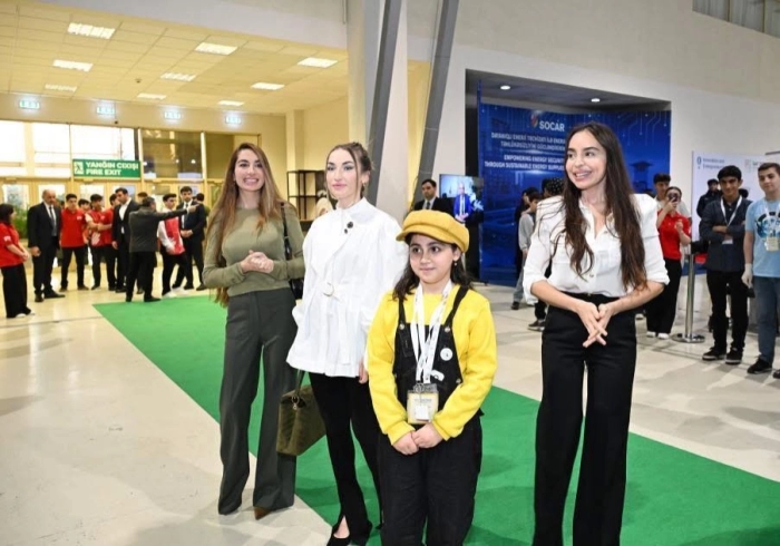  Leyla Aliyeva, Vice-President of the Heydar Aliyev Foundation, Arzu Aliyeva, Head of the Baku Media Center, and Alena Aliyeva visited the International STEAM Azerbaijan Festival.